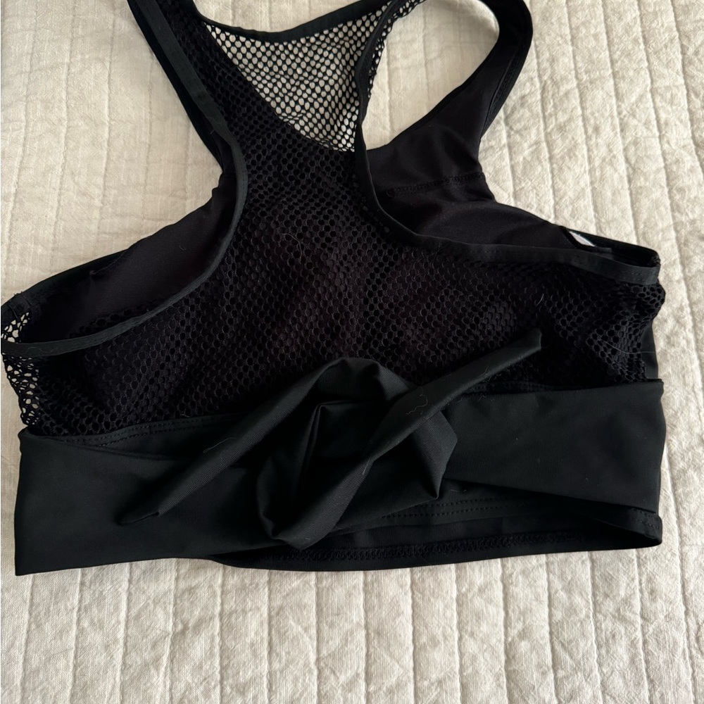Bombshell beauty sports bra
